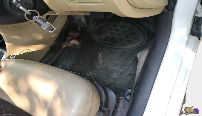 2014 Hyundai Verna FLUIDIC 1.6 CRDI SX, Diesel, Manual, 2,49,776 km, interior