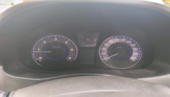 2014 Hyundai Verna FLUIDIC 1.6 CRDI SX, Diesel, Manual, 2,49,776 km, interior