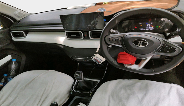 2024 Tata PUNCH Creative Plus, Petrol, Manual, 32,700 km, interior