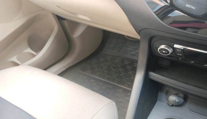 2016 Ford Figo Aspire TITANIUM 1.2 PETROL, Petrol, Manual, 56,917 km, interior