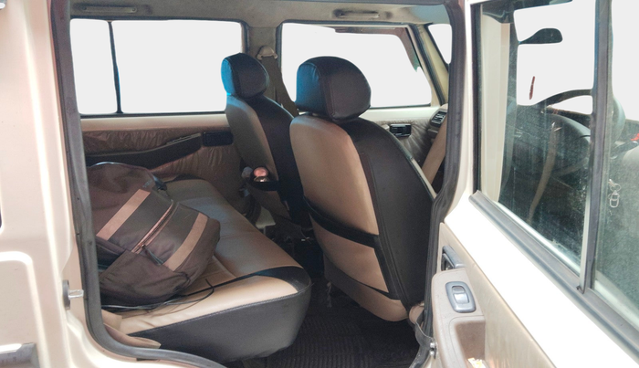 2024 Mahindra Bolero B6, Diesel, Manual, 32,741 km, interior