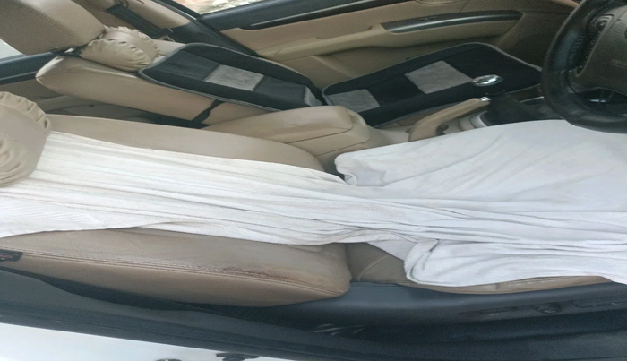 2012 Hyundai Santa Fe 4 WD, Diesel, Manual, 2,15,194 km, interior