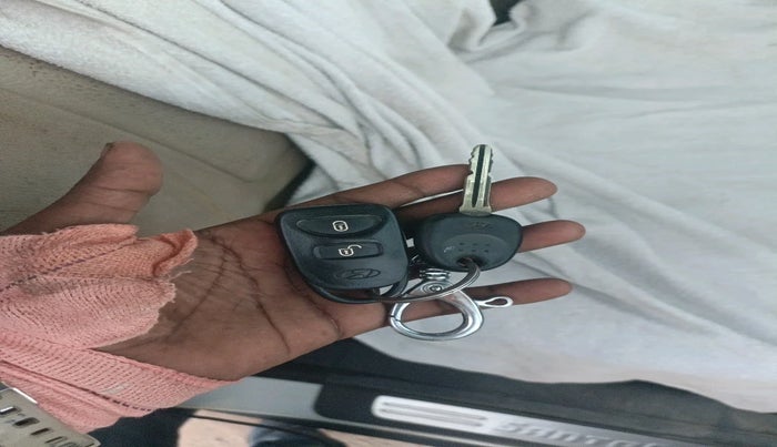 2012 Hyundai Santa Fe 4 WD, Diesel, Manual, 2,15,194 km, interior