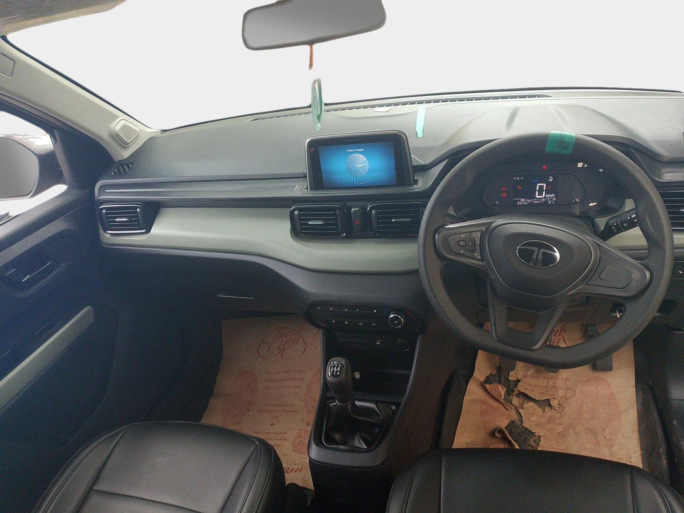 2024 Tata PUNCH ADVENTURE RHYTHM PACK MT, Petrol, Manual, 6,561 km, interior