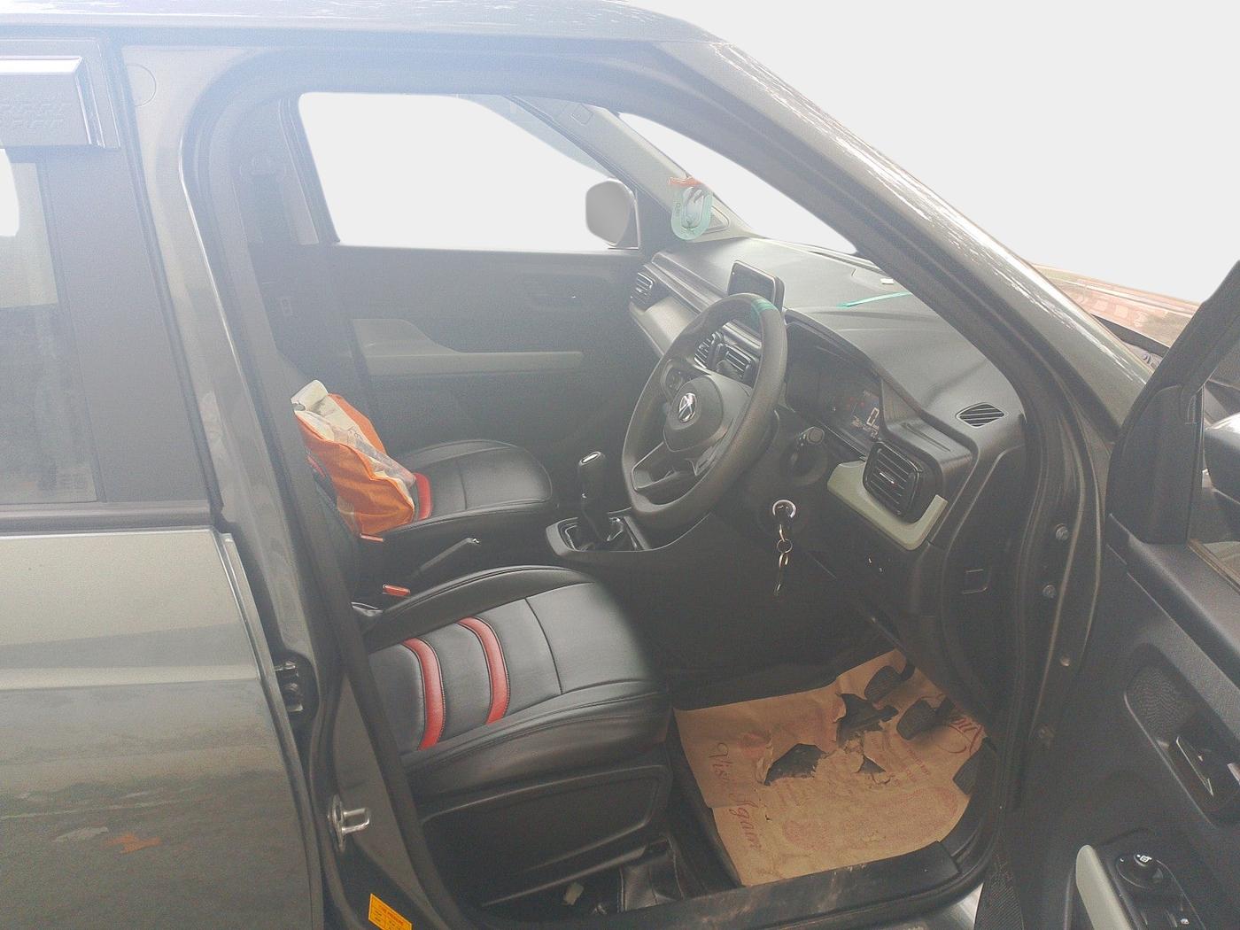 2024 Tata PUNCH ADVENTURE RHYTHM PACK MT, Petrol, Manual, 6,561 km, interior