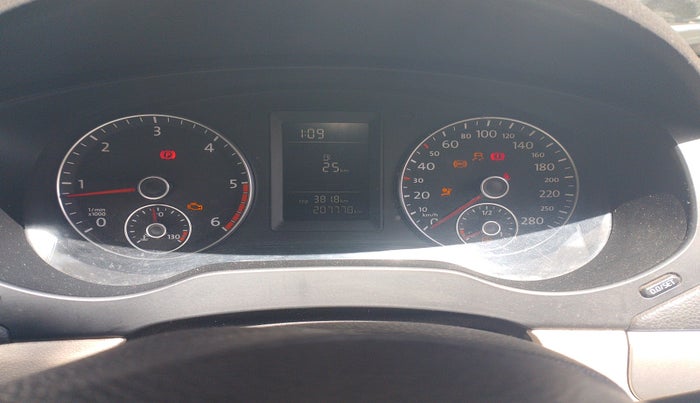 2011 Volkswagen Jetta TRENDLINE 2.0L TDI, Diesel, Manual, 2,07,778 km, interior