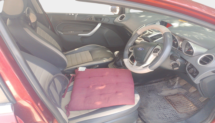 2013 Ford Fiesta TITANIUM+ DIESEL, Diesel, Manual, 1,01,993 km, interior