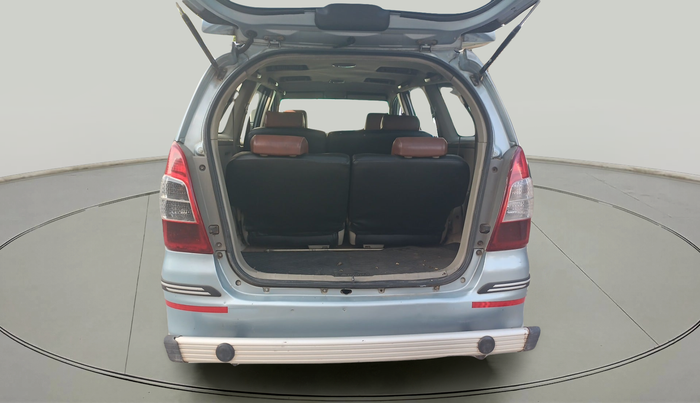 2011 Toyota Innova 2.5 G4 8 STR, Diesel, Manual, 2,72,327 km, exterior