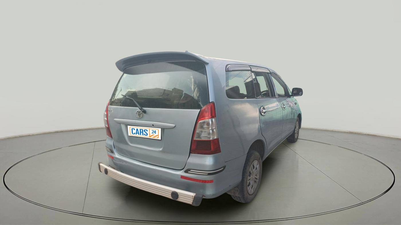 2011 Toyota Innova 2.5 G4 8 STR, Diesel, Manual, 2,72,327 km, exterior