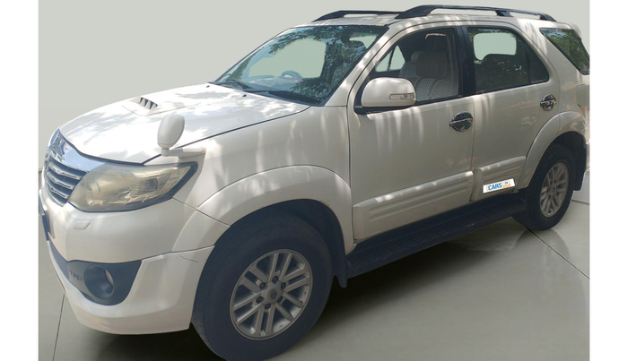 2013 Toyota Fortuner 3.0 4X2 AT, Diesel, Automatic, 2,65,815 km, exterior