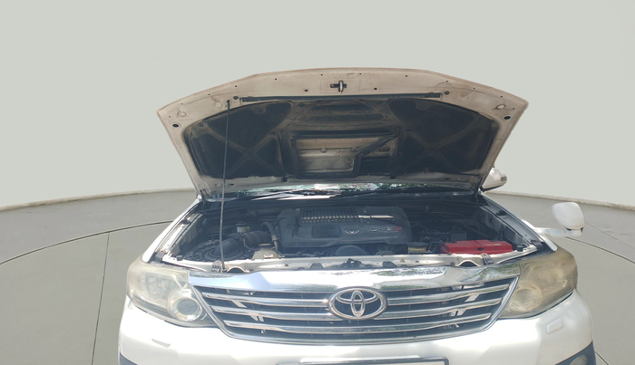 2013 Toyota Fortuner 3.0 4X2 AT, Diesel, Automatic, 2,65,815 km, exterior