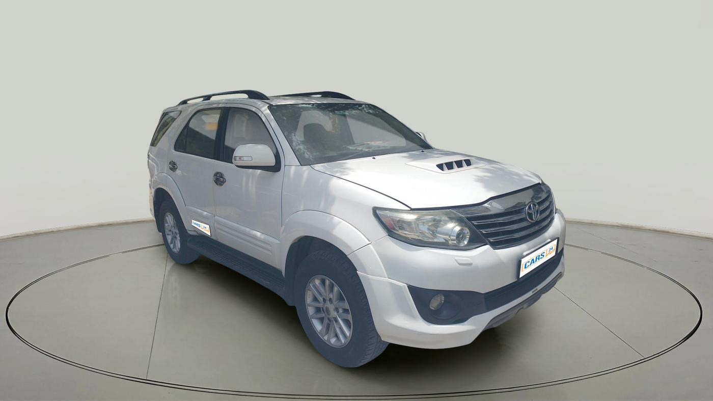 2013 Toyota Fortuner 3.0 4X2 AT, Diesel, Automatic, 2,65,815 km, exterior