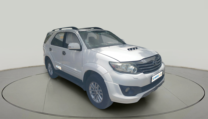 2013 Toyota Fortuner 3.0 4X2 AT, Diesel, Automatic, 2,65,815 km, exterior