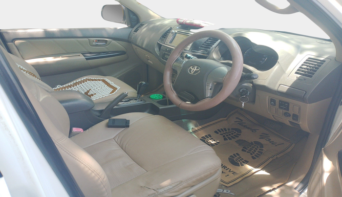 2013 Toyota Fortuner 3.0 4X2 AT, Diesel, Automatic, 2,65,815 km, interior