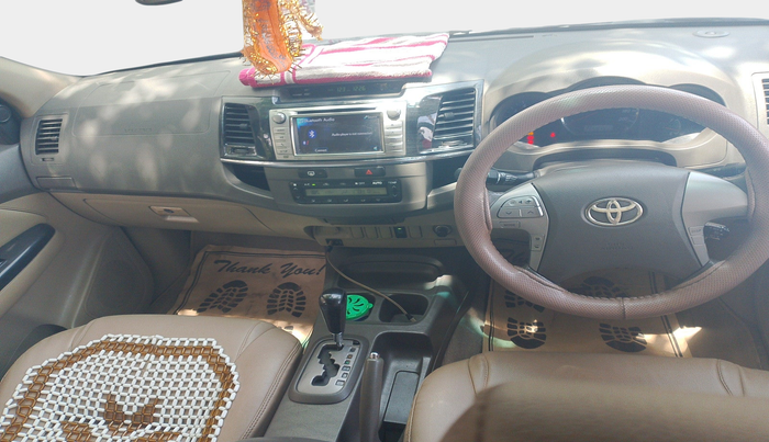 2013 Toyota Fortuner 3.0 4X2 AT, Diesel, Automatic, 2,65,815 km, interior