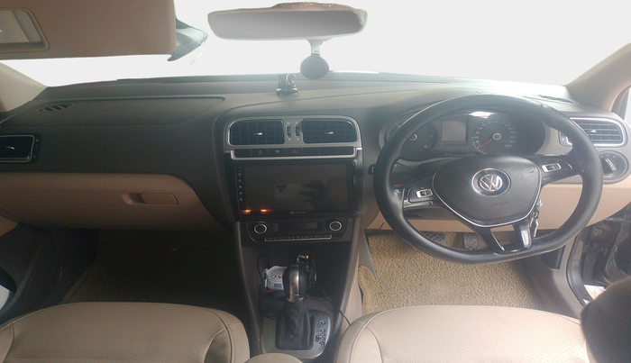 2016 Volkswagen Vento HIGHLINE 1.5 AT, Diesel, Automatic, 1,07,520 km, interior