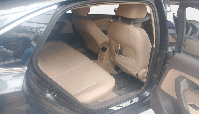 2016 Volkswagen Vento HIGHLINE 1.5 AT, Diesel, Automatic, 1,07,520 km, interior