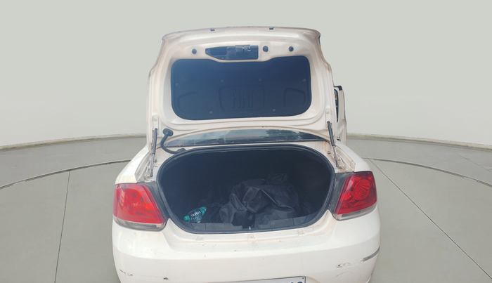 2010 Fiat Linea EMOTION 1.4, Petrol, Manual, 1,16,490 km, exterior