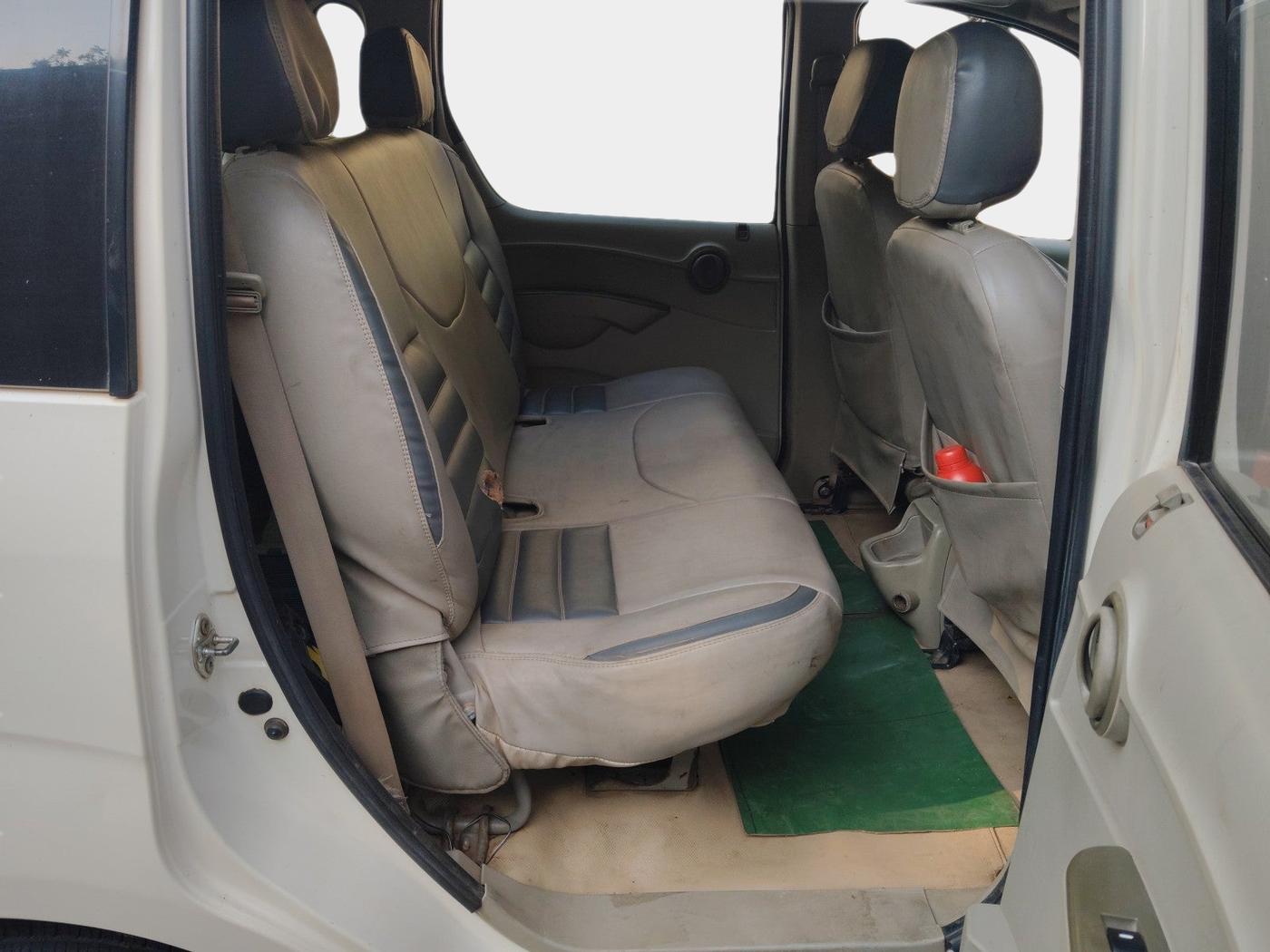 2013 Mahindra Quanto C4, Diesel, Manual, 1,21,433 km, interior