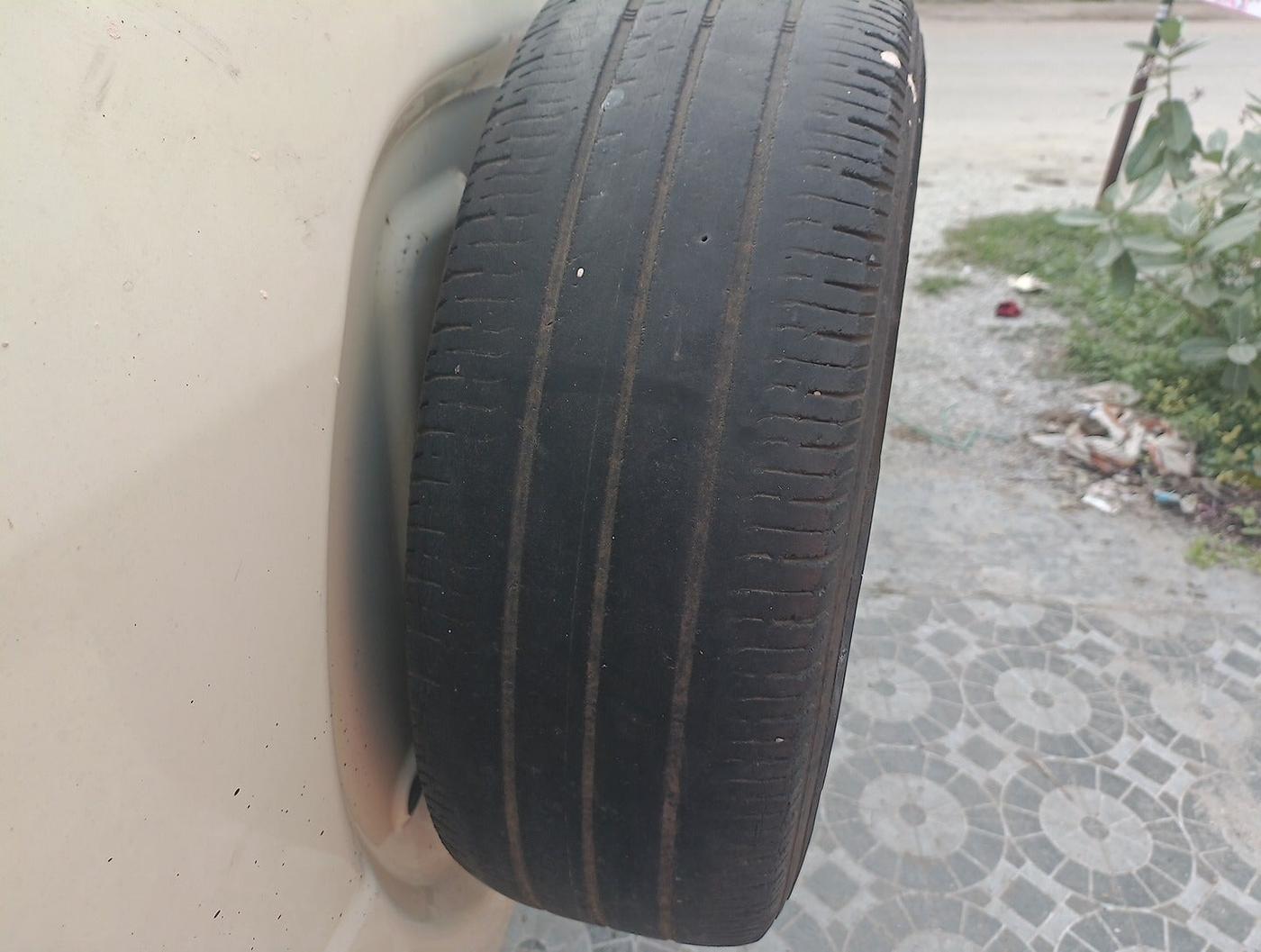 2013 Mahindra Quanto C4, Diesel, Manual, 1,21,433 km, tyre