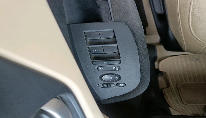 2025 Honda Amaze ZX 1.2 Petrol MT, Petrol, Manual, 27,471 km, interior