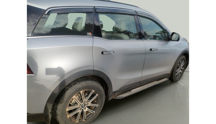 2023 Mahindra XUV700 AX 7 LUXURY D MT 7 STR, Diesel, Manual, 64,508 km, exterior