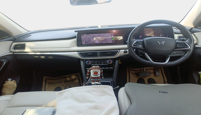 2022 Mahindra XUV700 AX 7 LUXURY D AT 7 STR, Diesel, Automatic, 1,43,365 km, interior