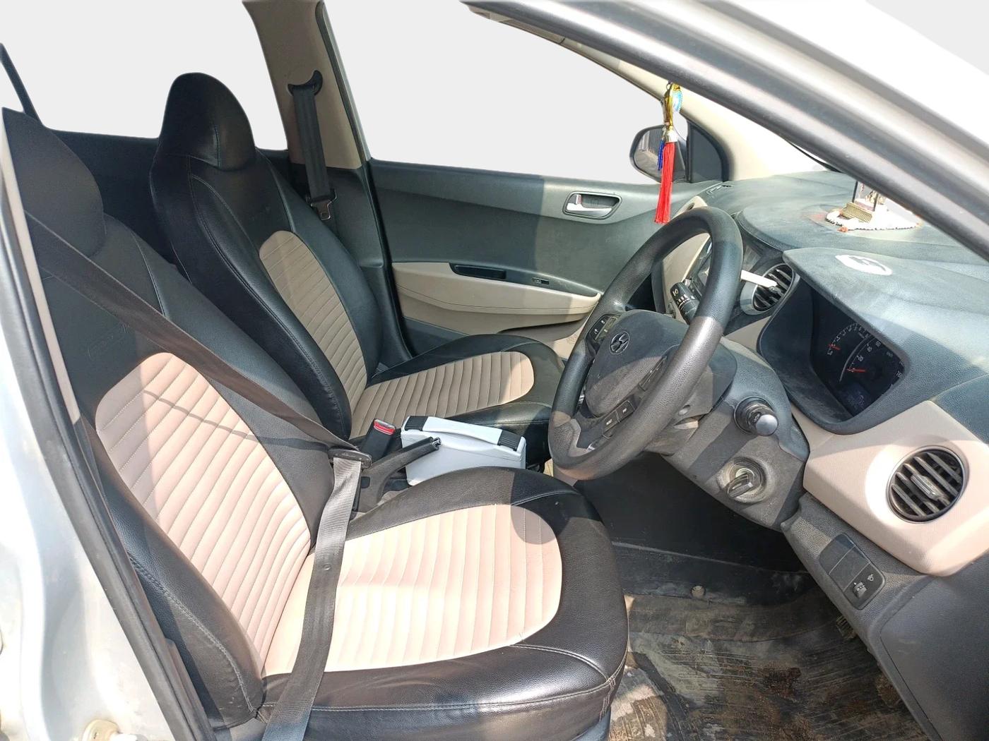 2018 Hyundai Grand i10 SPORTZ 1.2 KAPPA VTVT, Petrol, Manual, 57,000 km, interior