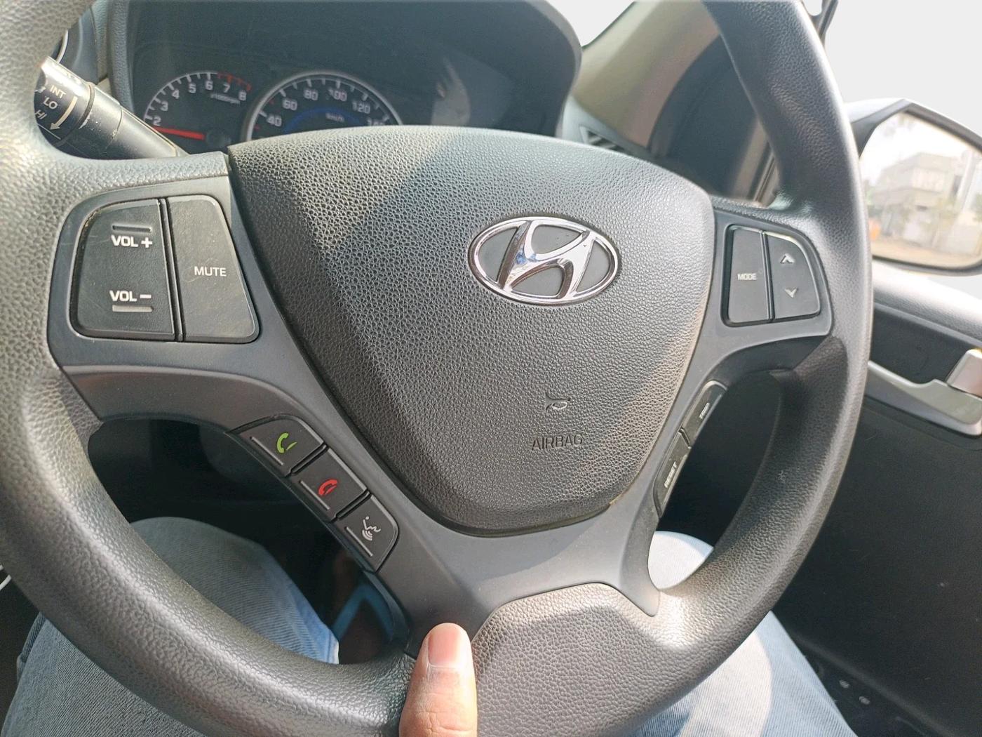 2018 Hyundai Grand i10 SPORTZ 1.2 KAPPA VTVT, Petrol, Manual, 57,000 km, interior