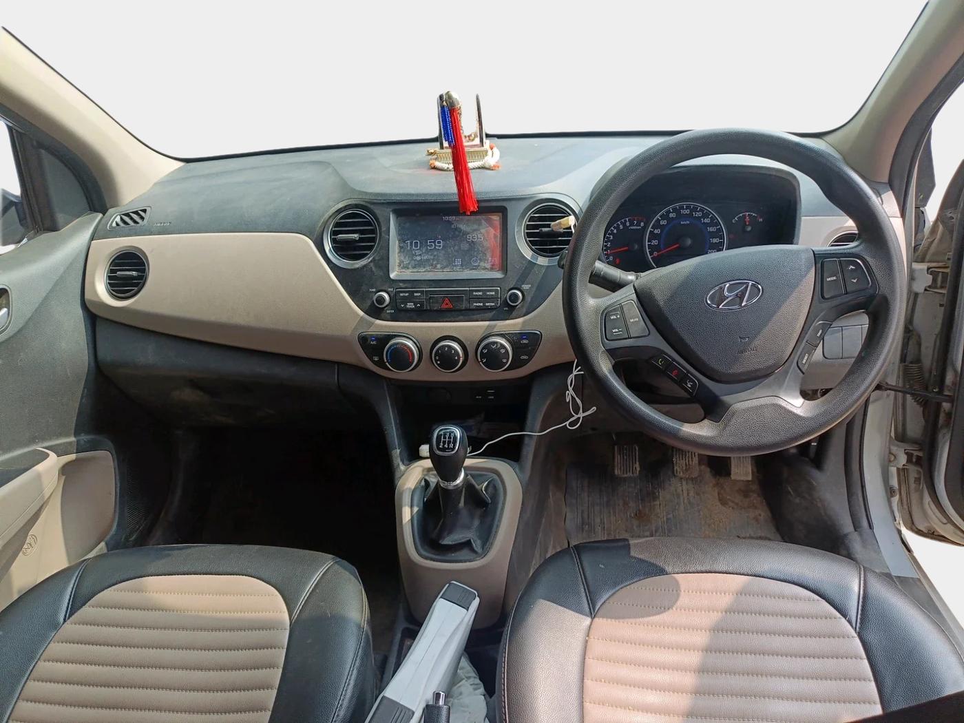 2018 Hyundai Grand i10 SPORTZ 1.2 KAPPA VTVT, Petrol, Manual, 57,000 km, interior