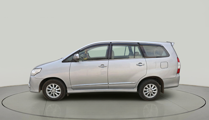 2013 Toyota Innova 2.5 VX 8 STR, Diesel, Manual, 2,66,730 km, exterior