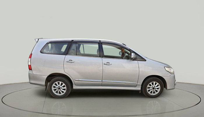 2013 Toyota Innova 2.5 VX 8 STR, Diesel, Manual, 2,66,730 km, exterior