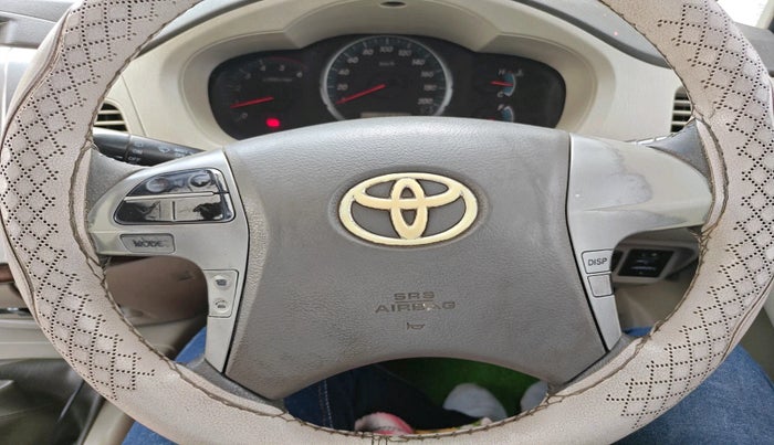 2013 Toyota Innova 2.5 VX 8 STR, Diesel, Manual, 2,66,730 km, interior