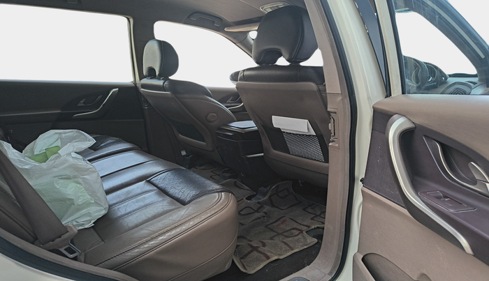 2014 Mahindra XUV500 W8, Diesel, Manual, 96,553 km, interior