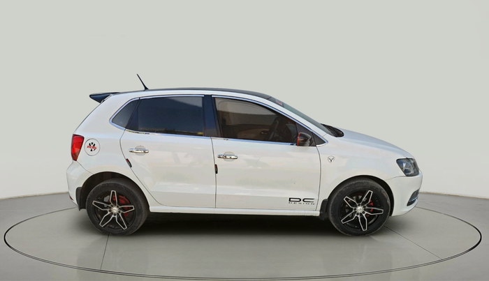 2016 Volkswagen Polo HIGHLINE1.5L, Diesel, Manual, 1,53,363 km, exterior