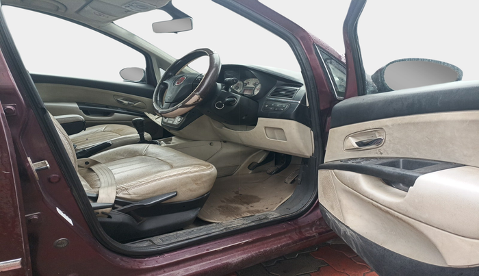 2013 Fiat Linea EMOTION 1.3, Diesel, Manual, 99,405 km, interior