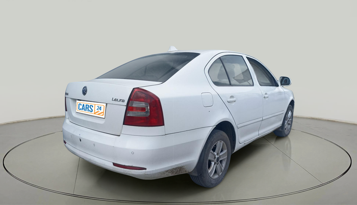 2010 Skoda Laura AMBIENTE 2.0 TDI CR AT, Diesel, Automatic, 2,00,100 km, exterior