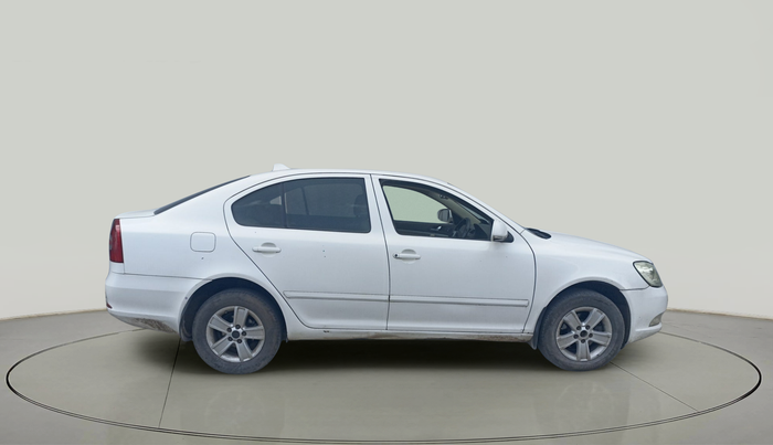 2010 Skoda Laura AMBIENTE 2.0 TDI CR AT, Diesel, Automatic, 2,00,100 km, exterior
