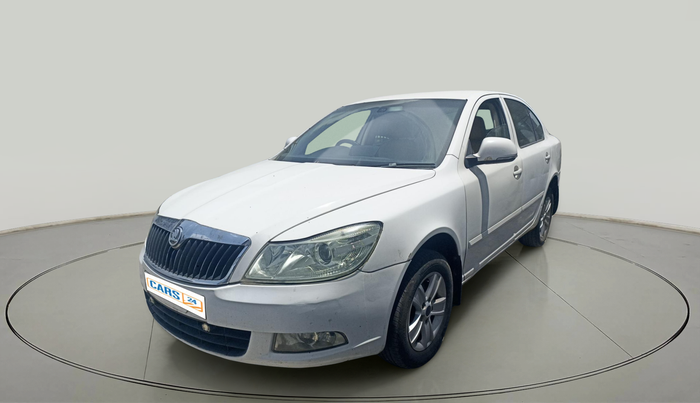 2010 Skoda Laura AMBIENTE 2.0 TDI CR AT, Diesel, Automatic, 2,00,100 km, exterior