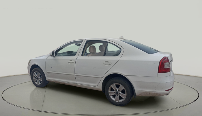 2010 Skoda Laura AMBIENTE 2.0 TDI CR AT, Diesel, Automatic, 2,00,100 km, exterior