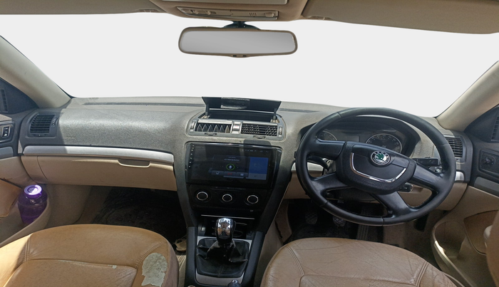 2010 Skoda Laura AMBIENTE 2.0 TDI CR AT, Diesel, Automatic, 2,00,100 km, interior
