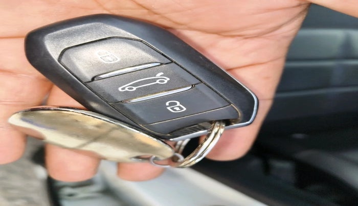 2022 CITROEN C5 AIRCROSS SHINE DUAL TONE, Diesel, Automatic, 48,464 km, interior