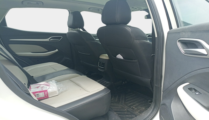 2024 MG ASTOR  Sharp Pro 1.5 MT (Ivory), Petrol, Manual, 17,598 km, interior