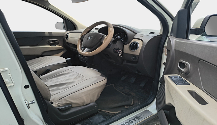 2018 Renault Lodgy 110 PS RXL STEPWAY 8 STR, Diesel, Manual, 1,55,596 km, interior