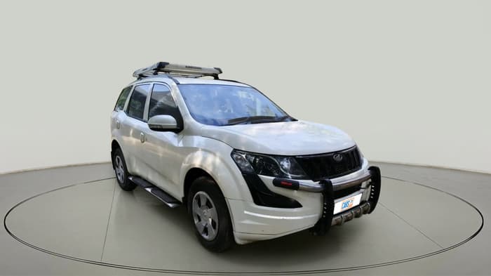 2017 Mahindra XUV500 W4, Diesel, Manual, 76,695 km, exterior