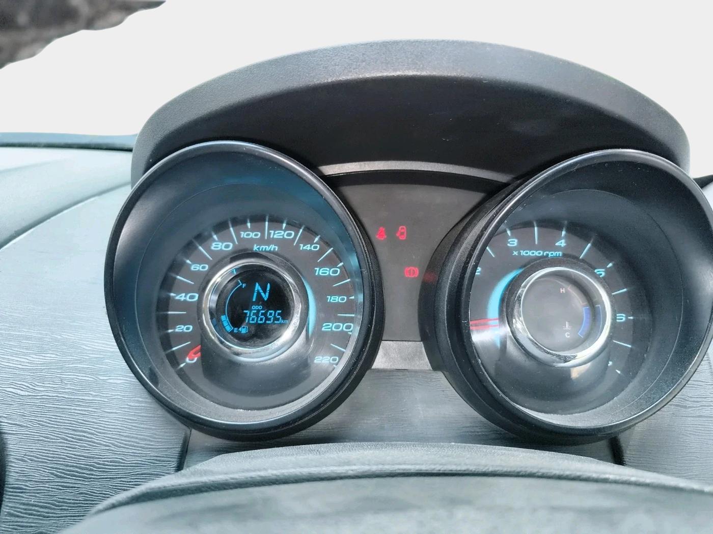 2017 Mahindra XUV500 W4, Diesel, Manual, 76,695 km, interior
