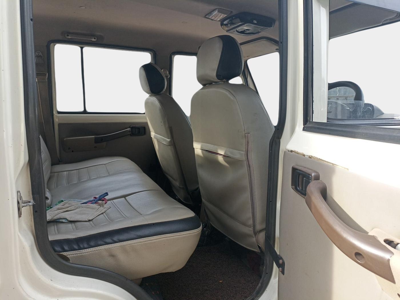 2013 Mahindra Bolero ZLX BS-III, Diesel, Manual, 1,24,353 km, interior
