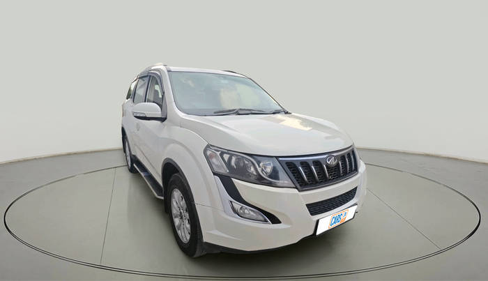 2016 Mahindra XUV500 W10 AT, Diesel, Automatic, 90,633 km, exterior