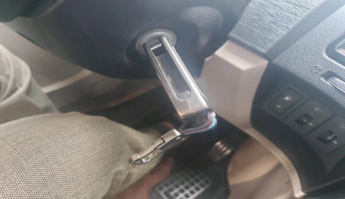 2016 Mahindra XUV500 W10 AT, Diesel, Automatic, 90,633 km, interior