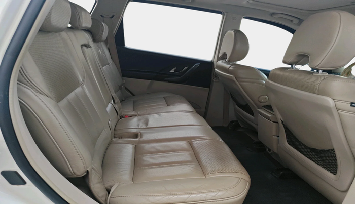 2016 Mahindra XUV500 W10 AT, Diesel, Automatic, 90,633 km, interior